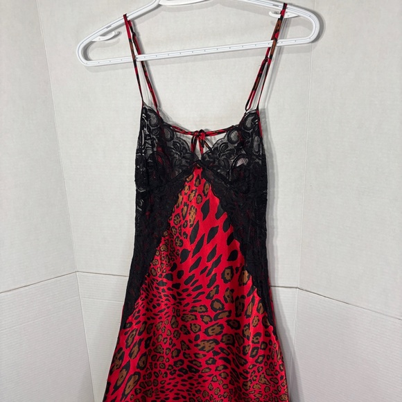 La Vie En Rose Red & Black Satin Leopard Slip Dress Nightgown Lace Detail - Picture 5 of 11